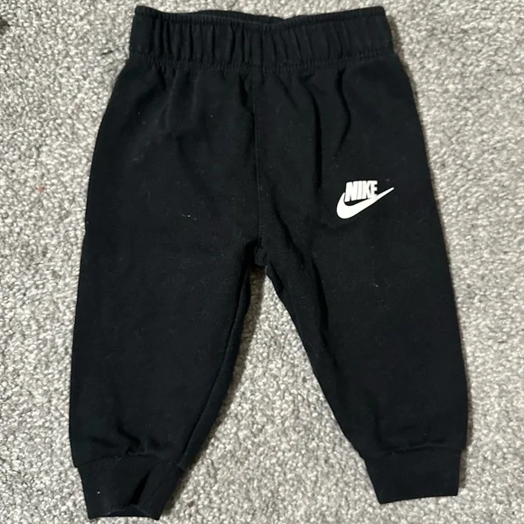 Nike Striped Baby Bodysuit & Pants Set - Black & Heather Gray - Picture 5 of 6